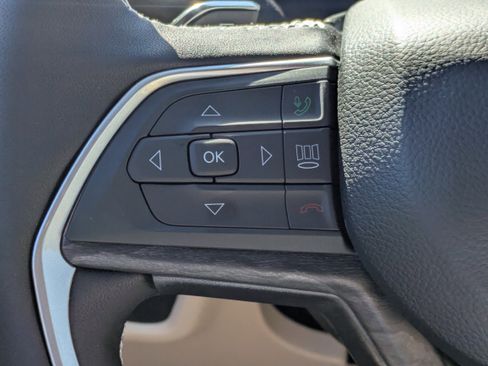 New 2025 Jeep Grand Cherokee Limited image 15