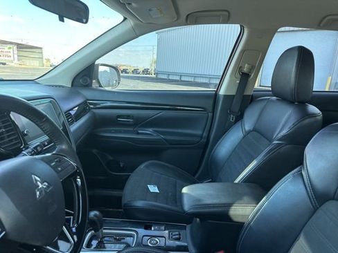 Used 2019 Mitsubishi Outlander SE AWD/4WD image 4