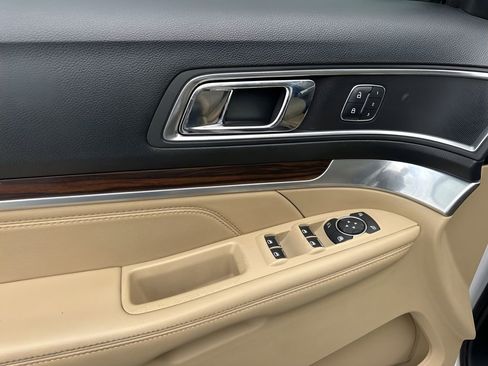 Used 2017 Ford Explorer Limited w/ Equipment Group 301A image 29