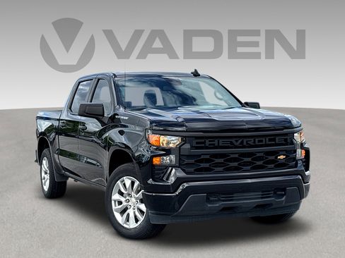 Used 2023 Chevrolet Silverado 1500 Custom image 1
