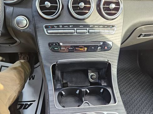 Used 2019 Mercedes-Benz GLC 300 4MATIC image 15