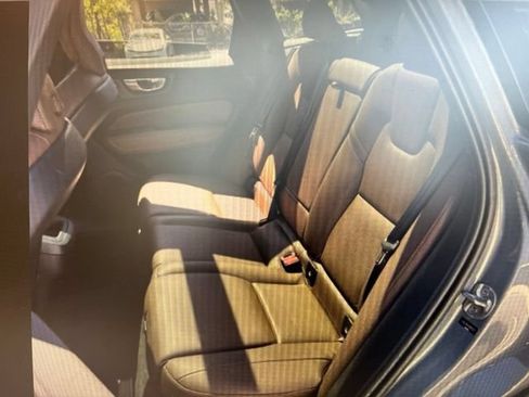 Used 2024 Volvo XC60 B5 Plus AWD/4WD image 5