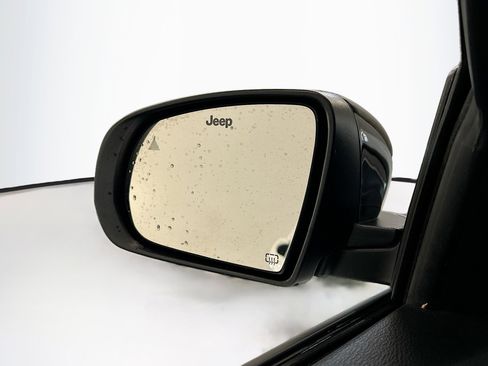 Used 2022 Jeep Compass Latitude image 16