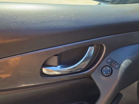 Certified 2020 Nissan Rogue SV image 19