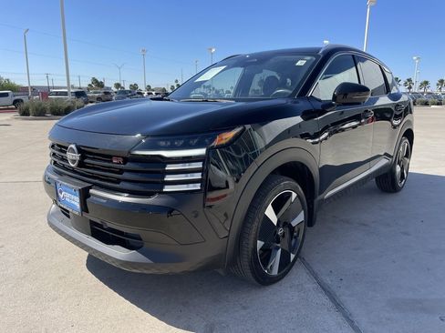 Certified 2025 Nissan Kicks SR image 5