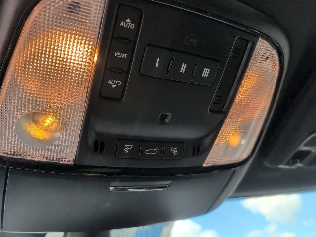 Used 2025 Dodge Durango R/T AWD/4WD image 36