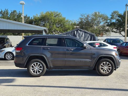 Used 2021 Jeep Grand Cherokee Laredo X AWD/4WD image 4