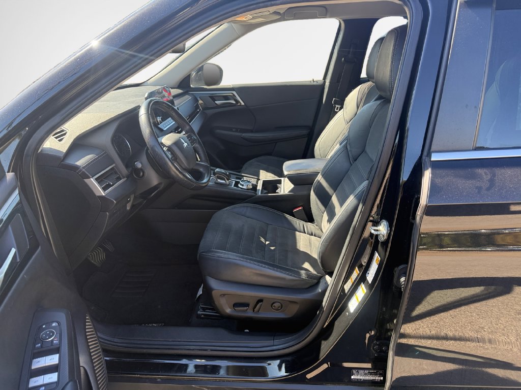 Used 2022 Mitsubishi Outlander SE AWD/4WD image 12