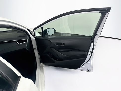 Used 2025 Toyota Corolla LE FWD image 32