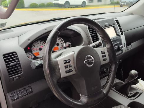 Used 2014 Nissan Xterra PRO-4X AWD/4WD image 9