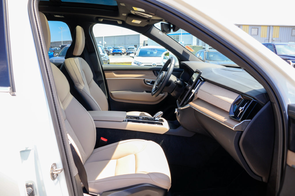 Used 2026 Volvo XC90 B6 Plus AWD/4WD image 9