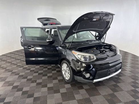 Used 2017 Kia Soul + w/ Primo Package FWD image 12