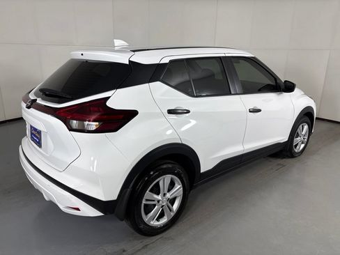 Used 2024 Nissan Kicks S FWD image 8