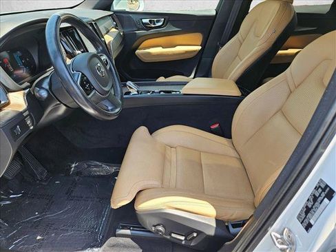 Used 2022 Volvo XC60 B5 Inscription w/ Advanced Package FWD image 17