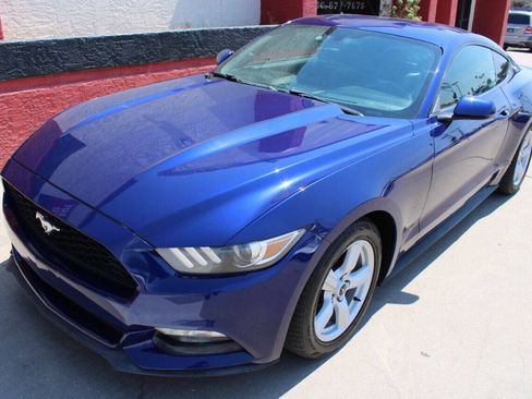 Used 2016 Ford Mustang Coupe RWD image 6
