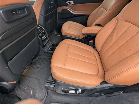 Used 2022 BMW X7 xDrive40i w/ Premium Package image 18