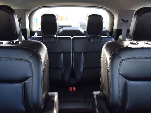 Used 2023 Ford Explorer XLT w/ Equipment Group 202A image 36