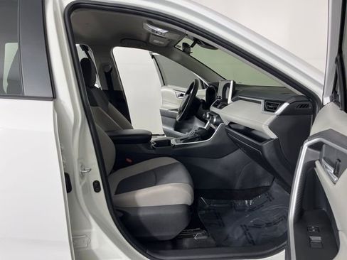 Used 2024 Toyota RAV4 XLE image 41