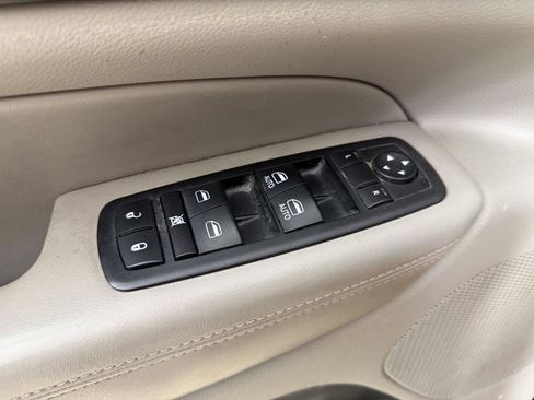 Used 2011 Jeep Grand Cherokee Laredo w/ Security & Convenience Group image 19