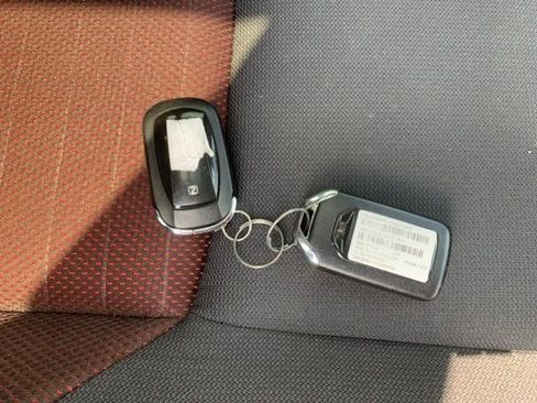 Used 2024 Toyota Corolla Cross AWD Hybrid w/ Moonroof Package image 33