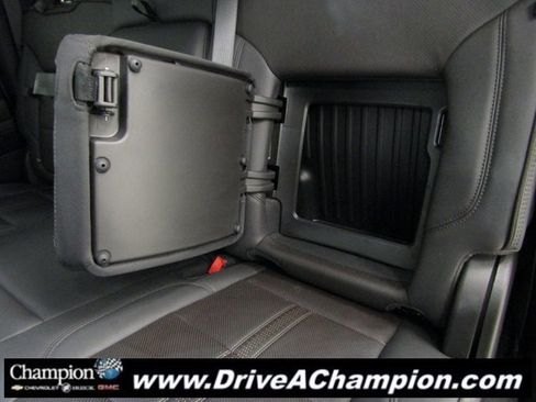 Used 2023 Chevrolet Silverado 1500 High Country image 25