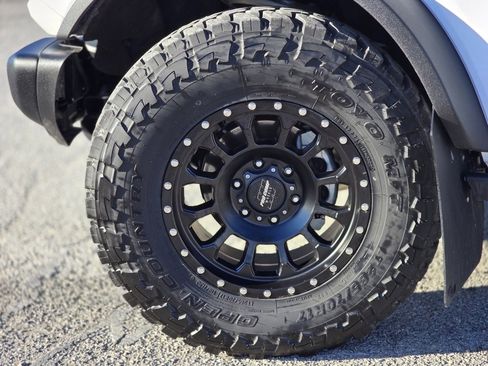 Used 2024 Ford Bronco Black Diamond image 10