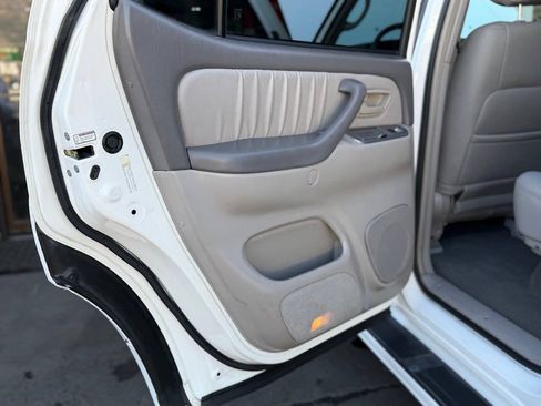 Used 2004 Toyota Sequoia Limited RWD image 24
