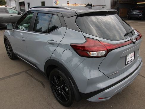 Used 2023 Nissan Kicks SR image 3
