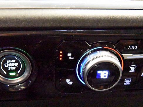 Used 2024 GMC Sierra 1500 Elevation image 21