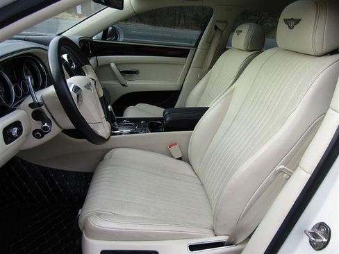 Used 2017 Bentley Flying Spur V8 image 12