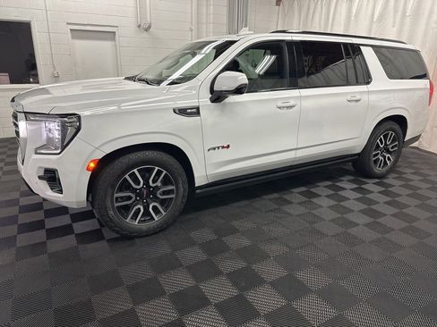 Used 2023 GMC Yukon XL AT4 w/ AT4 Premium Plus Package image 5