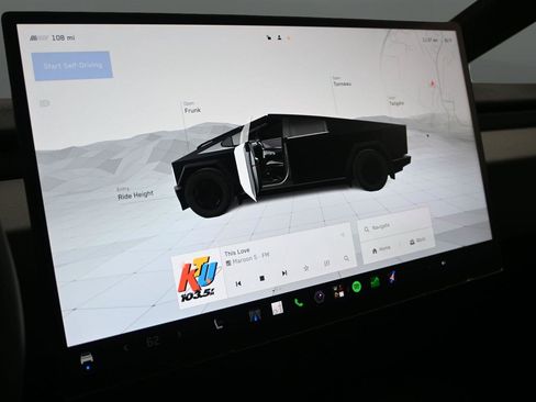 Used 2024 Tesla Cybertruck Cyberbeast AWD/4WD image 4