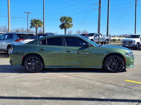 Used 2022 Dodge Charger R/T w/ Blacktop Package image 8