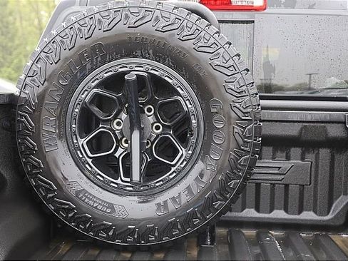 New 2024 Chevrolet Colorado ZR2 w/ ZR2 Bison Edition image 6