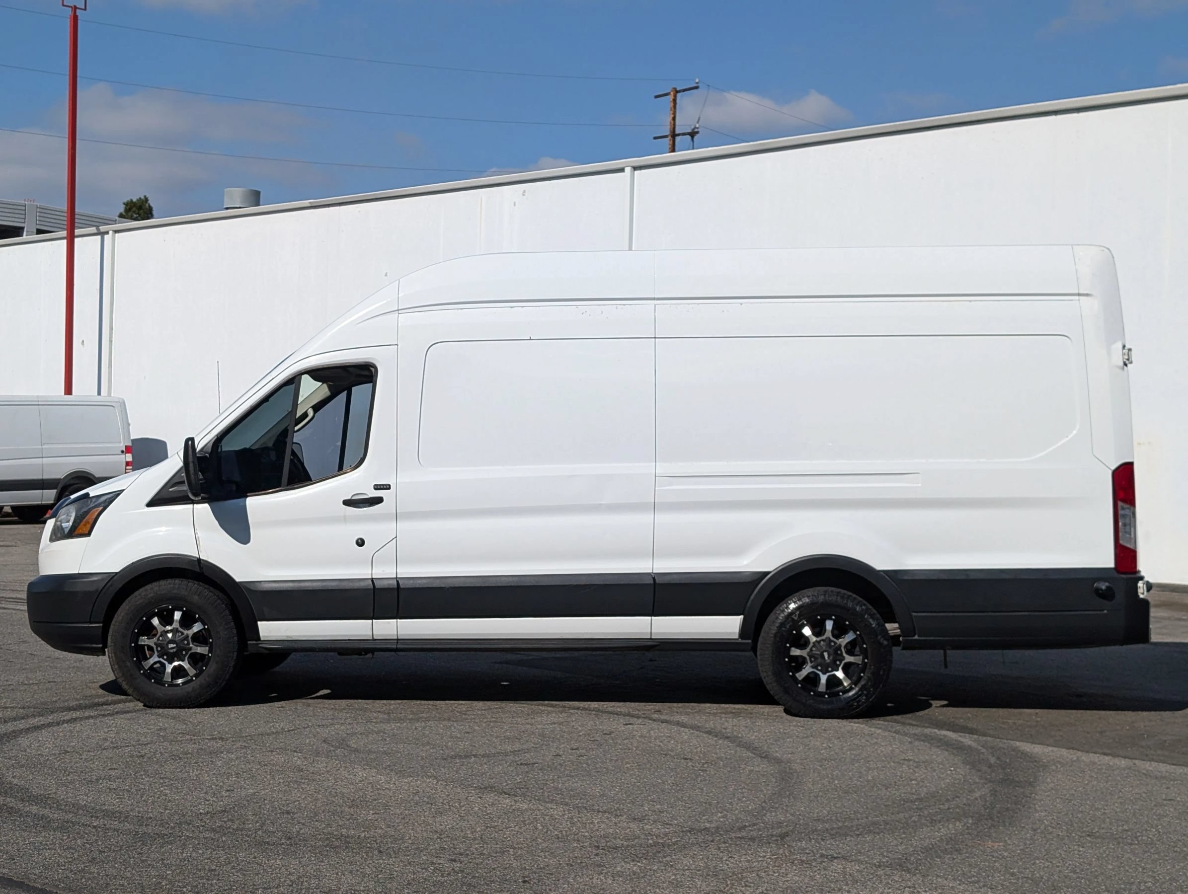 Used 2017 Ford Transit 350 148 High Roof Extended RWD image 4