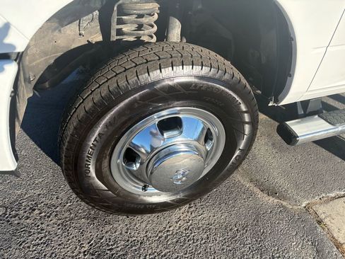 Used 2018 RAM 3500 Tradesman w/ Chrome Appearance Group image 29