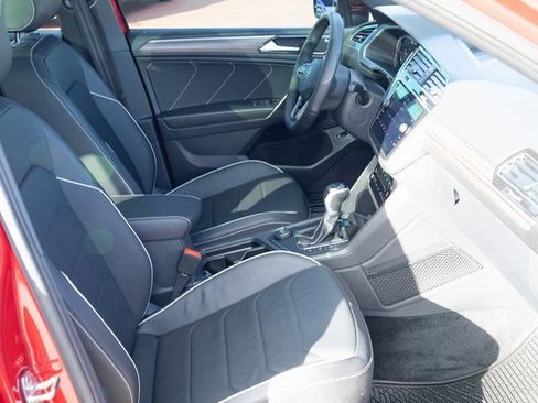 Used 2024 Volkswagen Tiguan SEL R-Line image 39