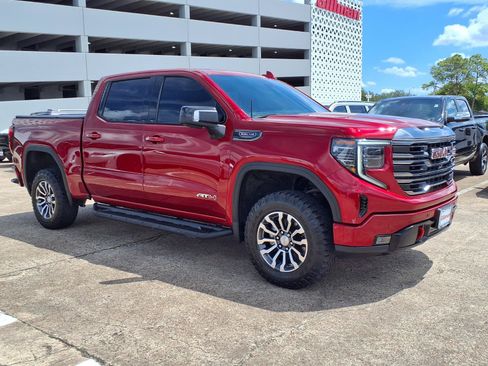 Used 2022 GMC Sierra 1500 AT4 w/ Technology Package AWD/4WD image 2