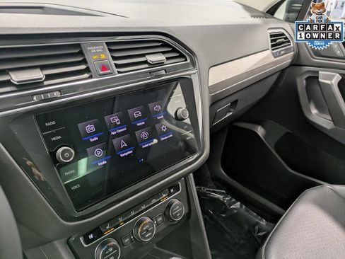 Used 2021 Volkswagen Tiguan SE w/ Panoramic Sunroof Package image 13