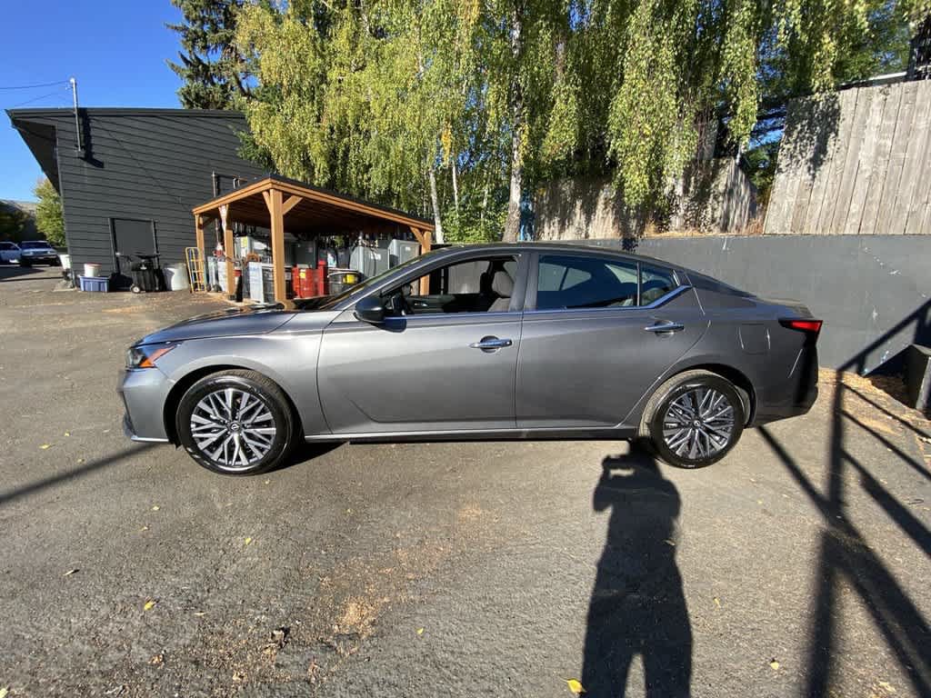 Used 2025 Nissan Altima 2.5 SV AWD/4WD image 3