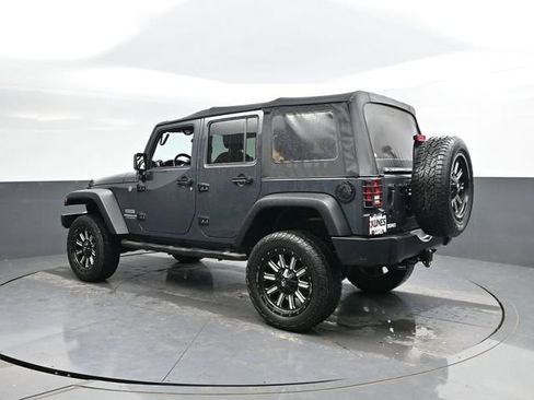 Used 2017 Jeep Wrangler Unlimited Sport w/ Connectivity Group AWD/4WD image 8