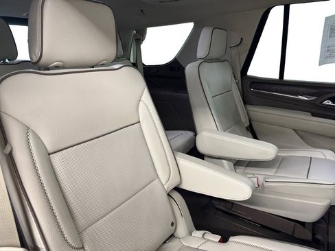 Used 2021 GMC Yukon Denali w/ Denali Premium Package AWD/4WD image 18