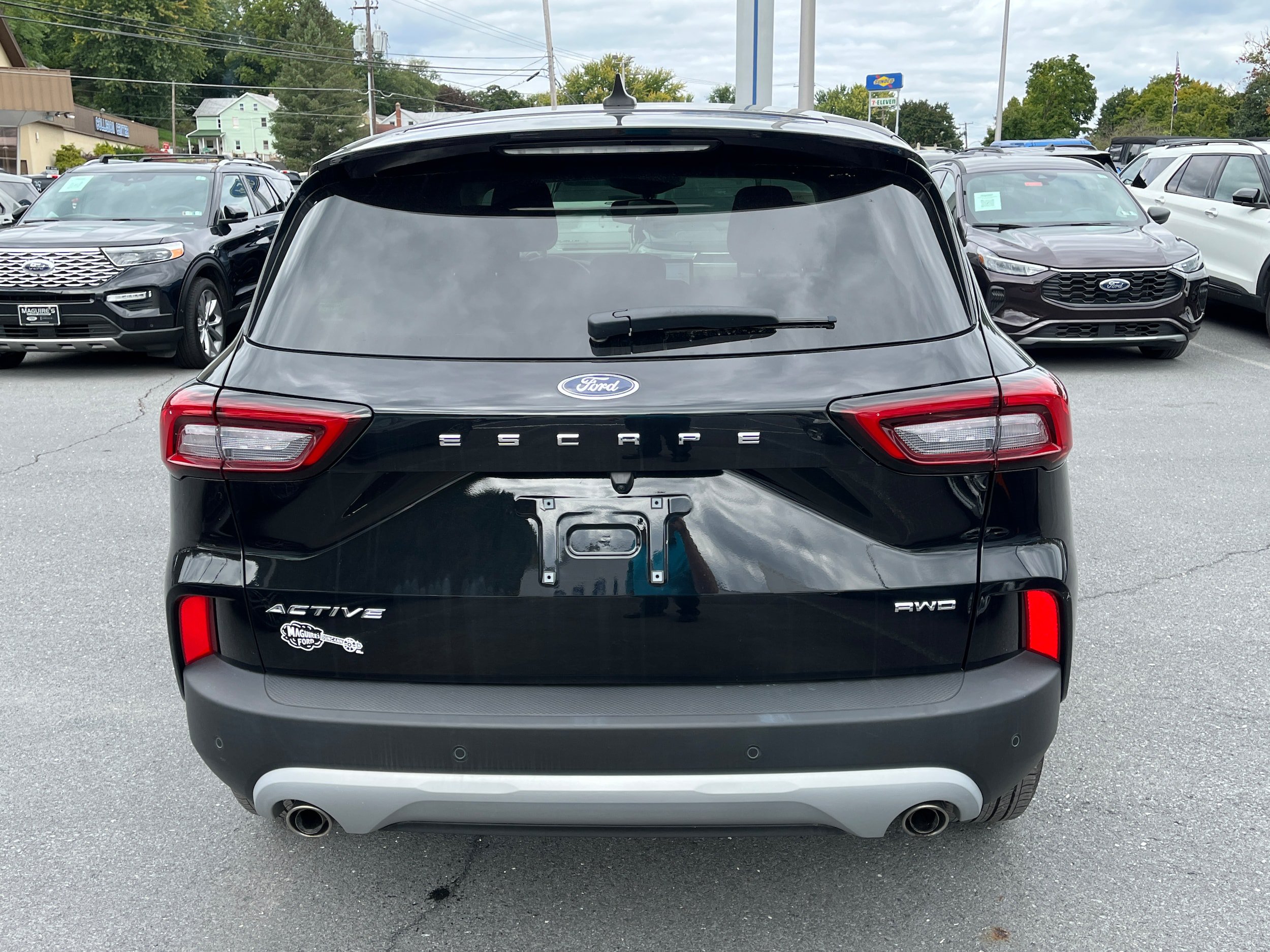 Used 2023 Ford Escape Active w/ Tech Pack #2 AWD/4WD image 9