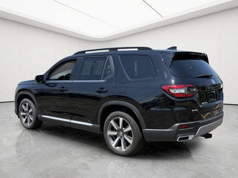 Used 2025 Honda Pilot Elite image 6