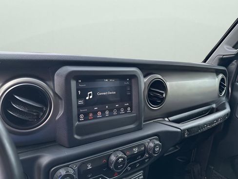 Used 2019 Jeep Wrangler Sport S image 27