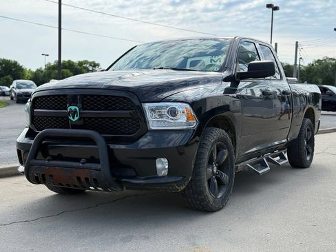 Used 2014 RAM 1500 Express w/ Black Ram 1500 Express Group AWD/4WD image 2