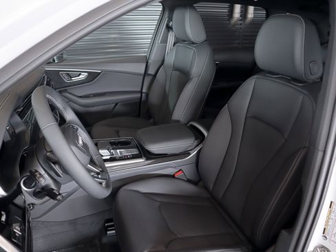 New 2026 Audi Q7 3.0T Premium Plus image 6
