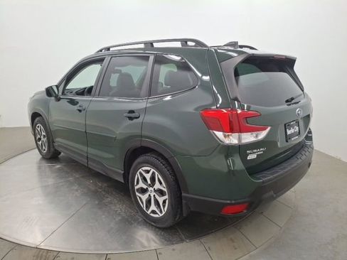 Used 2023 Subaru Forester Premium image 5
