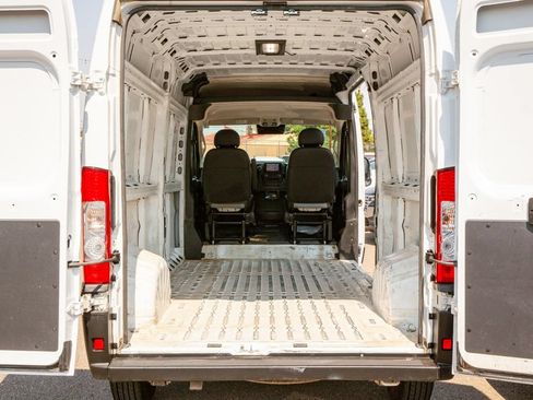 Used 2025 RAM ProMaster 2500 w/ Convenience Group FWD image 13