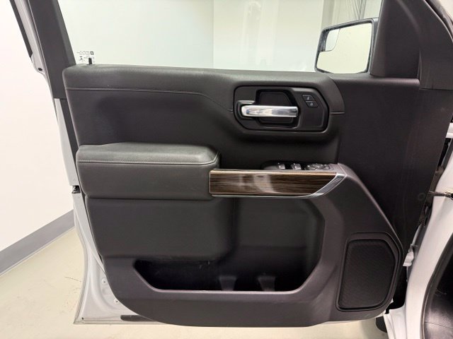 Certified 2022 Chevrolet Silverado 1500 RST w/ LPO, Blackout Package AWD/4WD image 9